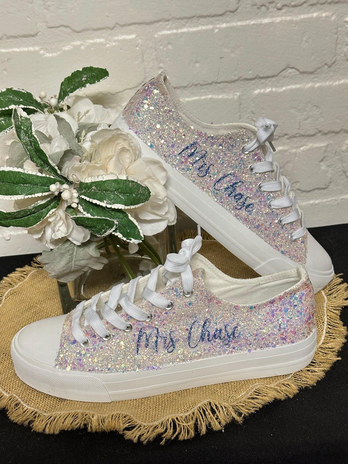 Bling sneakers for wedding 60 photos - Astyledwedding.com Bling sneakers for wedding 60 photos - Astyledwedding.com